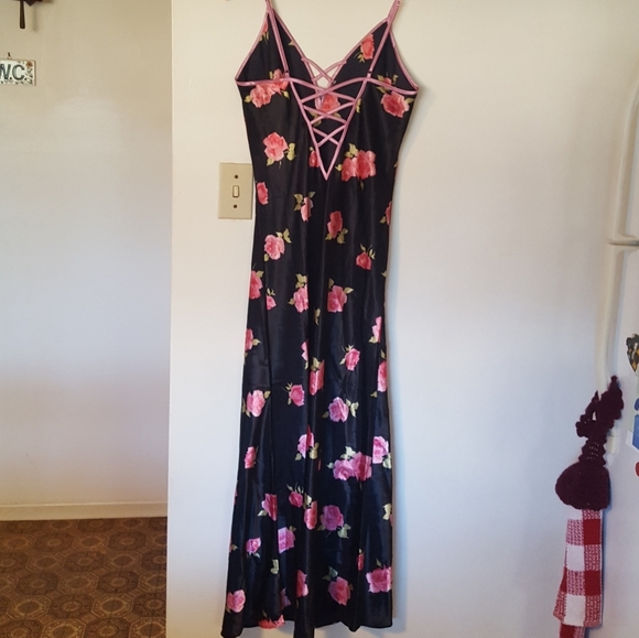 Long nighties - Picture 6 of 7